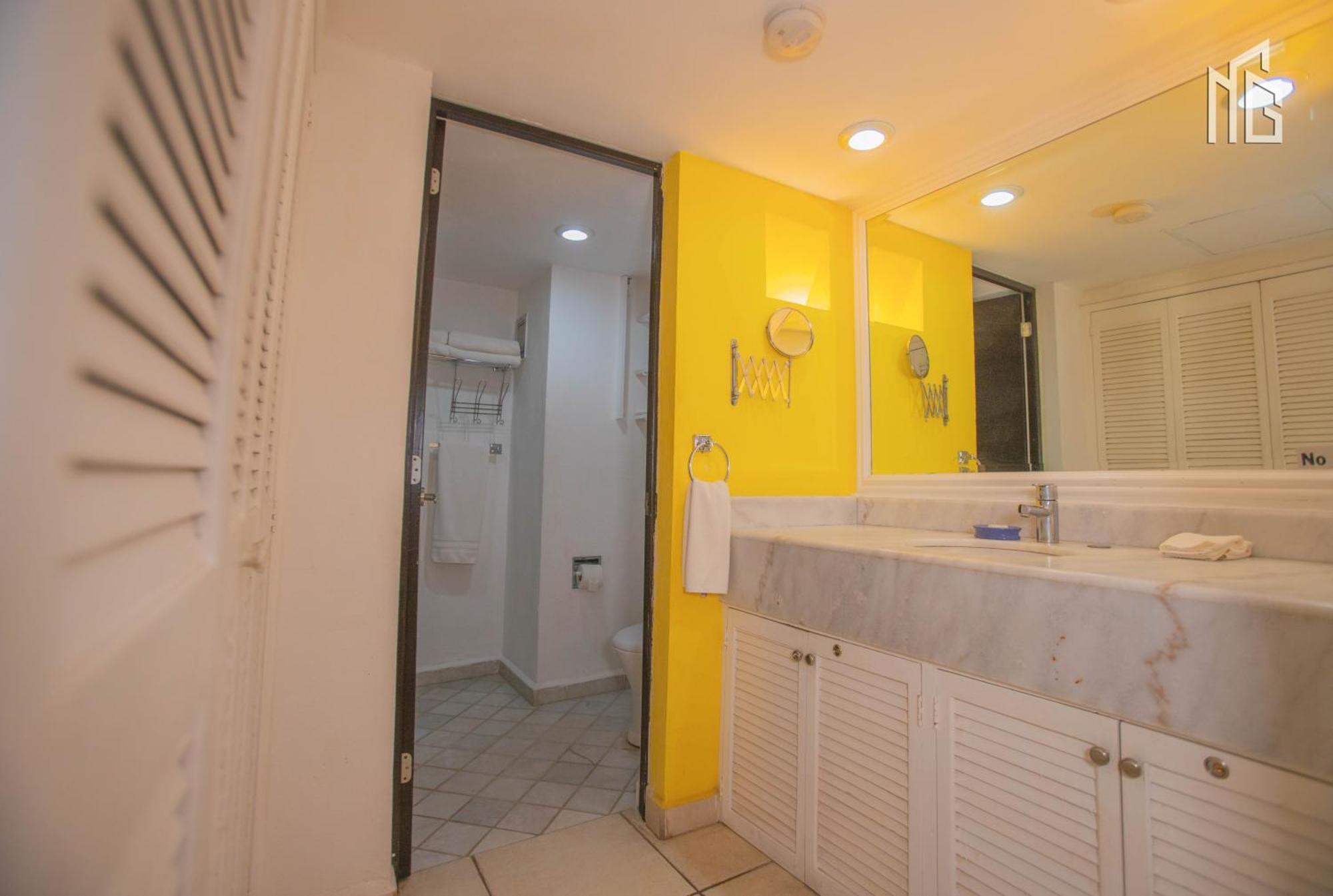 Hermoso Condo Frente Al Mar بويرتو فالارتا المظهر الخارجي الصورة